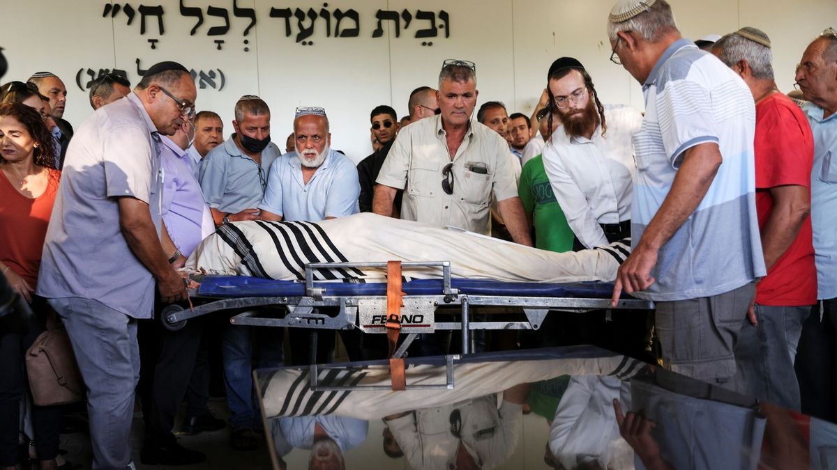 Arabští výtržníci v Izraeli zabili Žida. Jeho ledvina pak zachránila Arabku